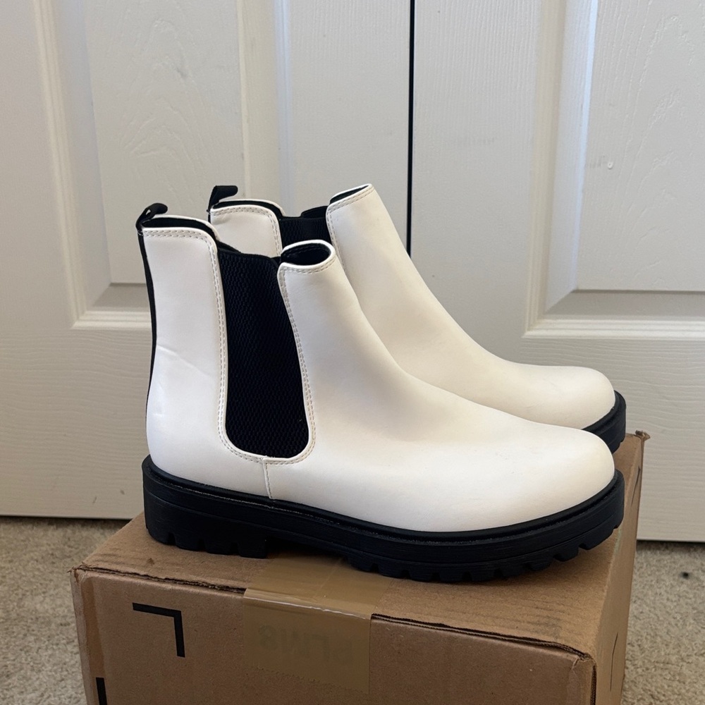 Soda White Chelsea Ankle Boots